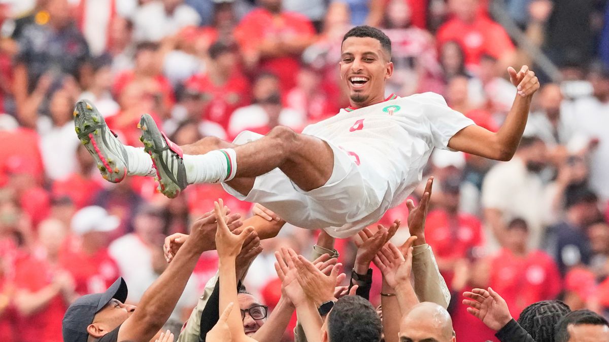 Marruecos celebra el pase a la siguiente ronda del Mundial. AP.