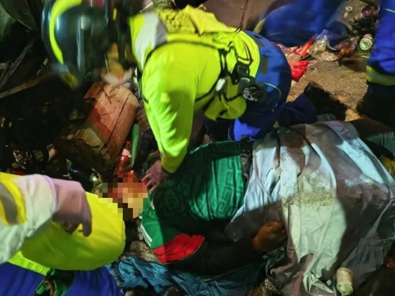 Acaba en tragedia el festejo por el triunfo de México: Mueren 3 aficionados por asfixia