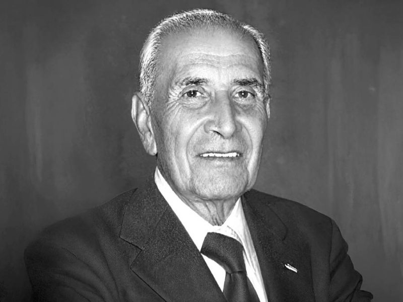 El padre Lira: el maestro de la disciplina que marcó a miles de leoneses