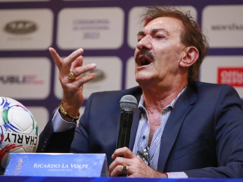 ‘Los únicos que se venden son ustedes’: La frase de Ricardo La Volpe que encendió a la afición mexicana