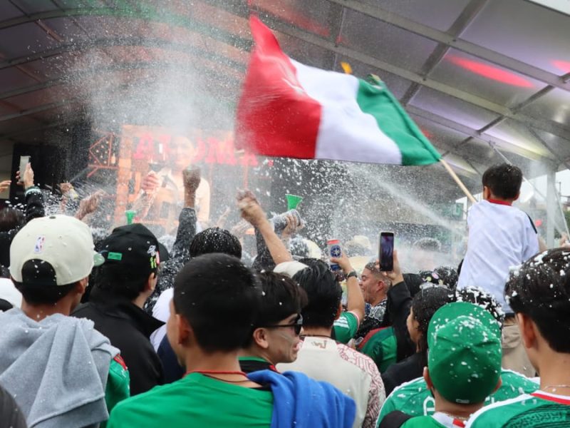 Hasta en la tragedia se sonríe: así se vivió el México vs Inglaterra en León