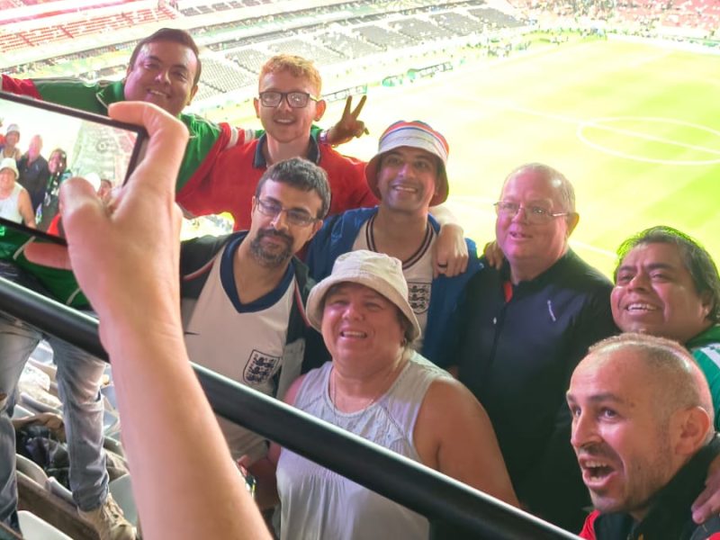 Hubo golpes, expulsiones y llanto, pero lo que pasó al salir del México vs Inglaterra conmovió a todos