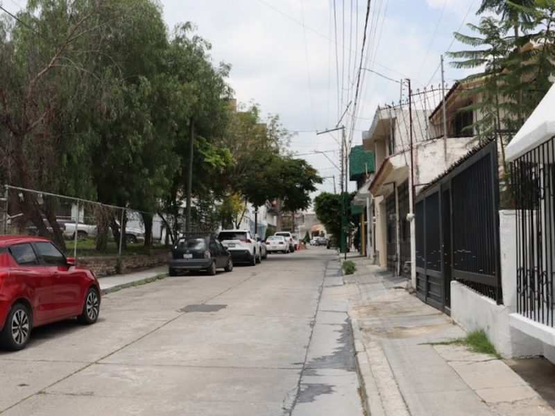 Viacrucis con la CFE en León: Colonia Panorama suma meses con fallas y apagones