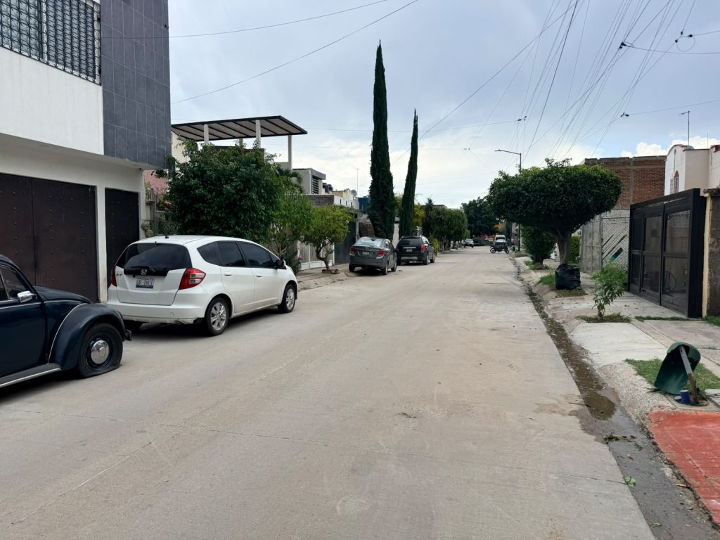 Vecinos de Valle de las Torres en León cumplen más de 24 horas sin luz y sin respuesta de CFE