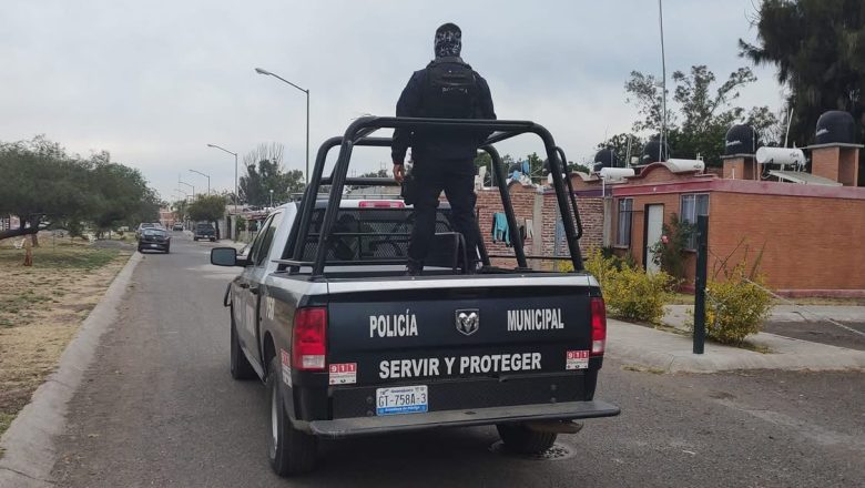 Hombres armados secuestran a pareja en Valle de Santiago