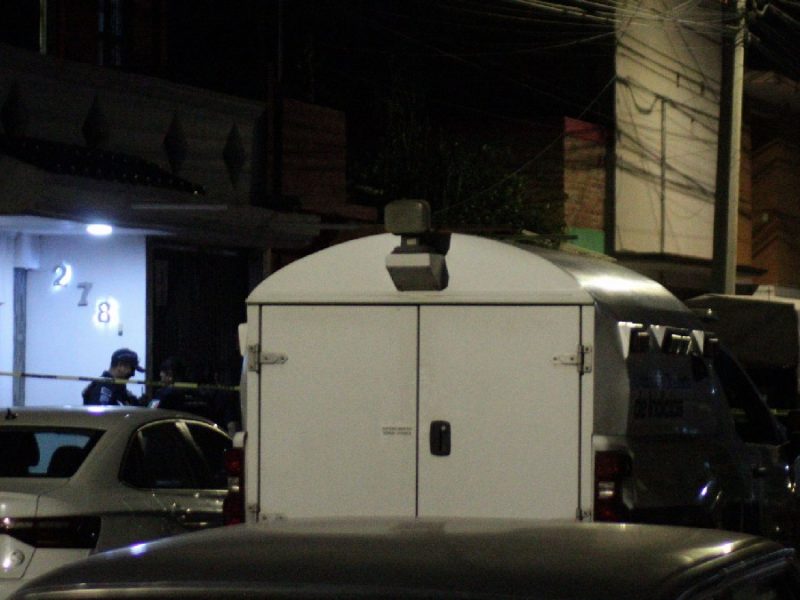 Asesinan a hombre cuando platicaba con otro afuera de su casa y taller de motos
