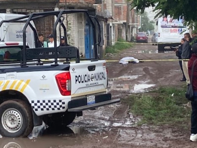 Aparece un cadáver baleado a mitad de la calle en la Benito Juárez de Salamanca