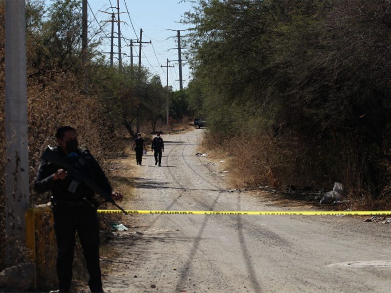 Celaya: Dejan a hombre muerto y con huellas de violencia en comunidad El Becerro; no está identificado