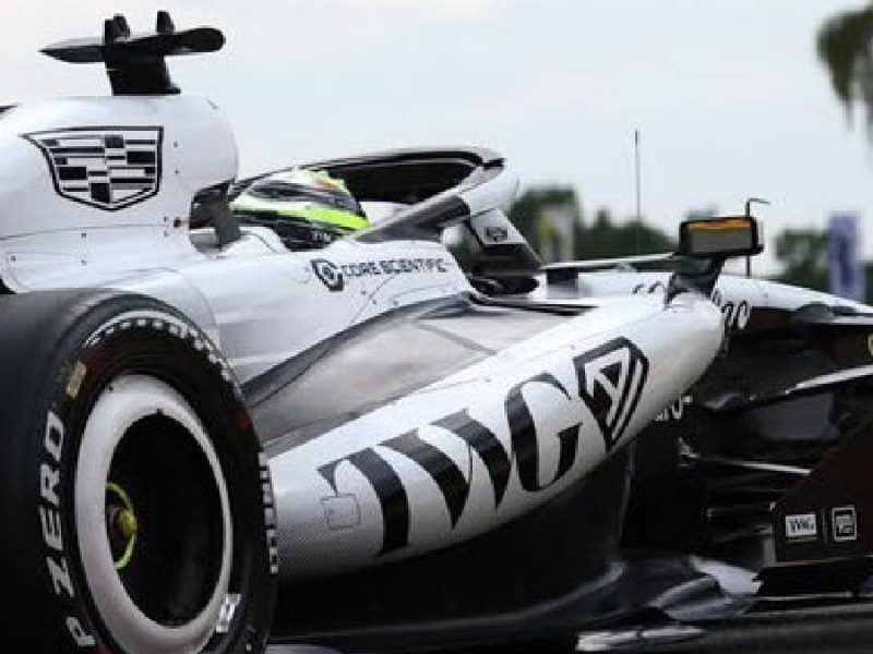 Checo Pérez abandona el GP de Bélgica; Antonelli se impone y da un golpe al campeonato de F1