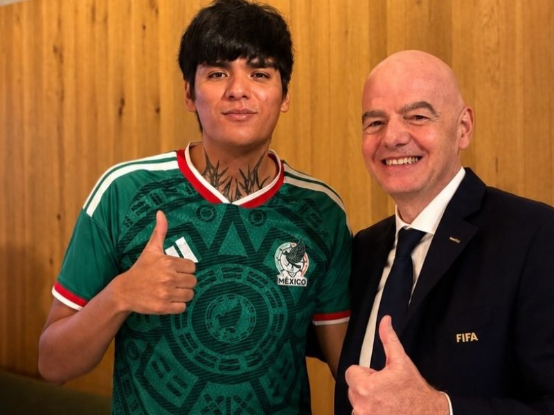 El leonés Coray y su éxito “Esto es México” llegan hasta el presidente de la FIFA, Gianni Infantino