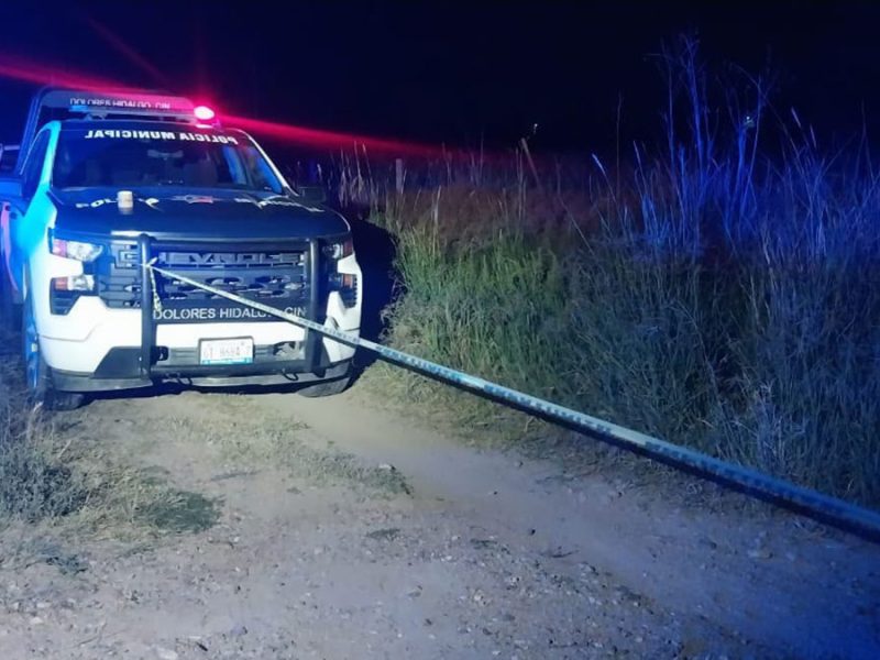 Hallan a hombre asesinado a balazos en la carretera Dolores Hidalgo-San Felipe