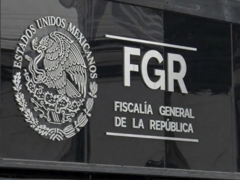 Ofrecía funcionario dar carpetazos a ‘investigaciones’ de FGR; sobornó a empresario