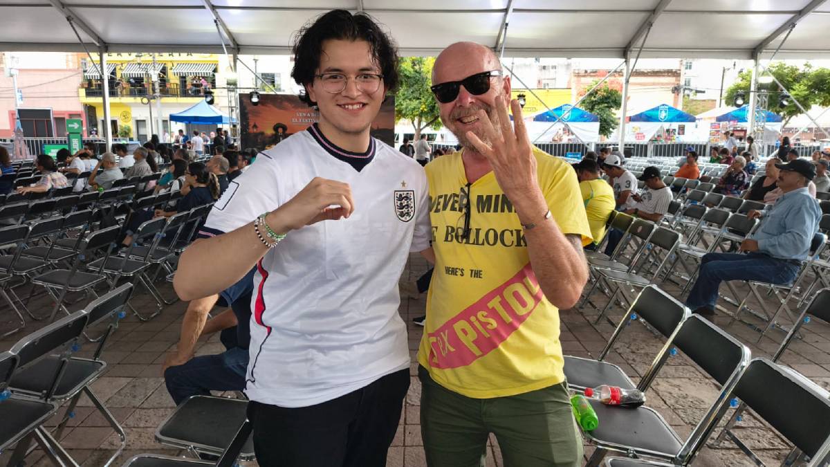 Daren un aficionado inglés muy leonés que disfrutó del triunfo de Inglaterra sobre Francia - Foto: Ituriel Pérez