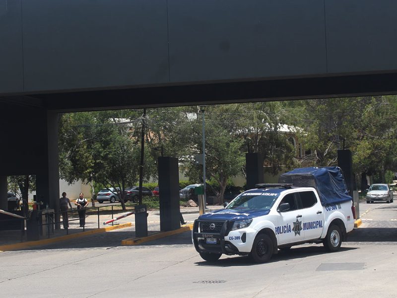 Falla en frenos deja un muerto y 2 heridos tras volcadura en Gran Jardín en León