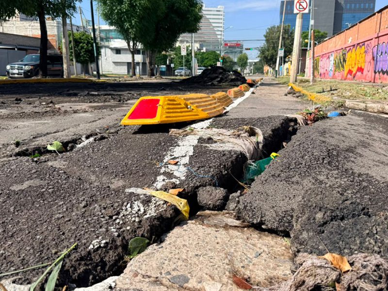 Caos por lluvias en León: Se levanta el pavimento y abren grietas en el Vasco de Quiroga