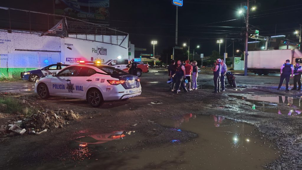 Ladrón sufre desprendimiento de pierna tras ser atropellado por un auto tras asalto en León