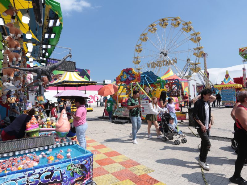 Empresa falló con el arranque de juegos del Festival de Verano; exigen evaluar contrato