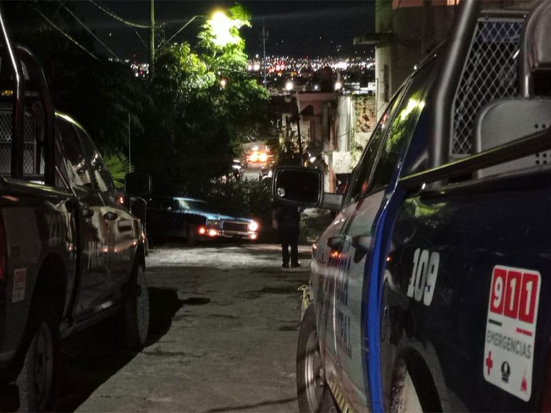 Iban a parar riña y acaban heridos: Vecinos de Las Mandarinas golpean a policías en León