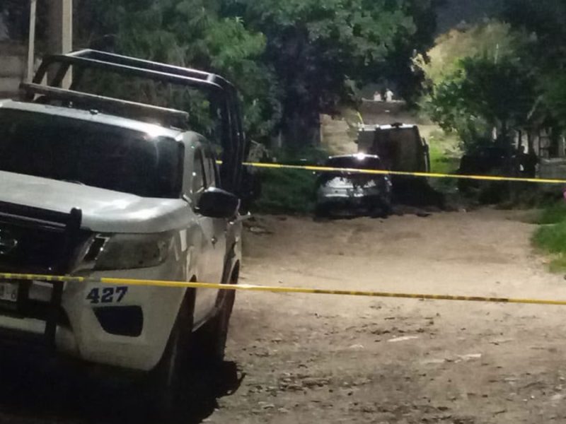 Sicarios en moto matan a un hombre tras invadir una vecindad en Lomas de Medina