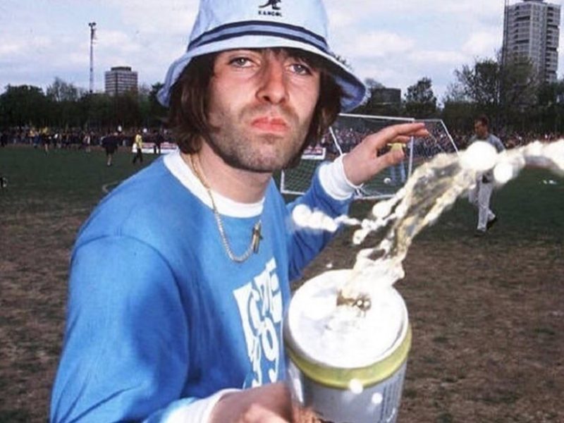 Liam Gallagher celebra el triunfo de Inglaterra y desata la furia mexicana