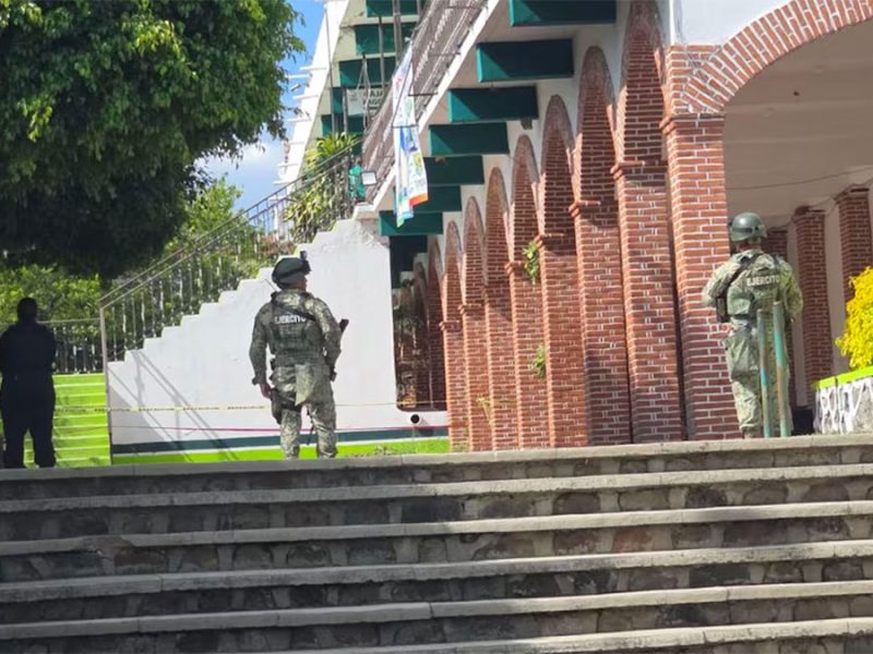 Tras crimen de alcalde de Temoac, Valentín Lavín, catean palacio municipal y exhiben red política
