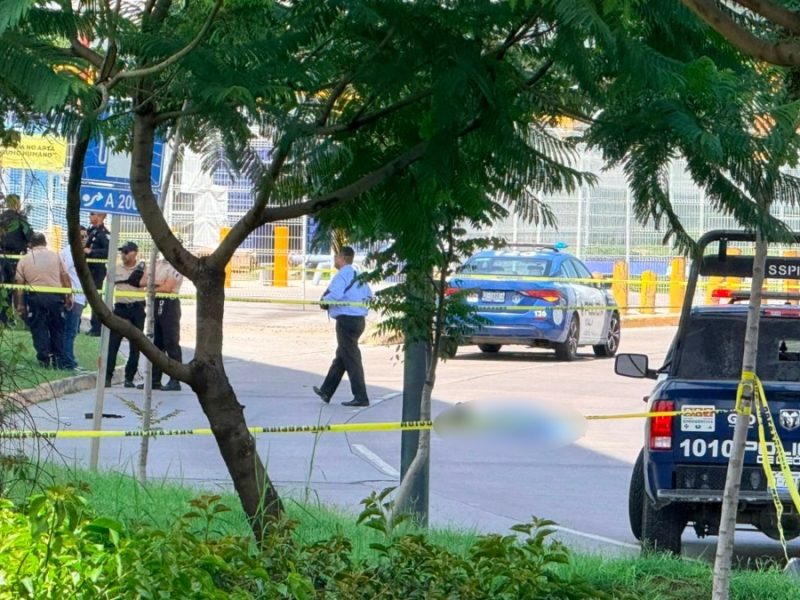 Cierran Distribuidor Vial Juan Pablo II por muerte de policía de León