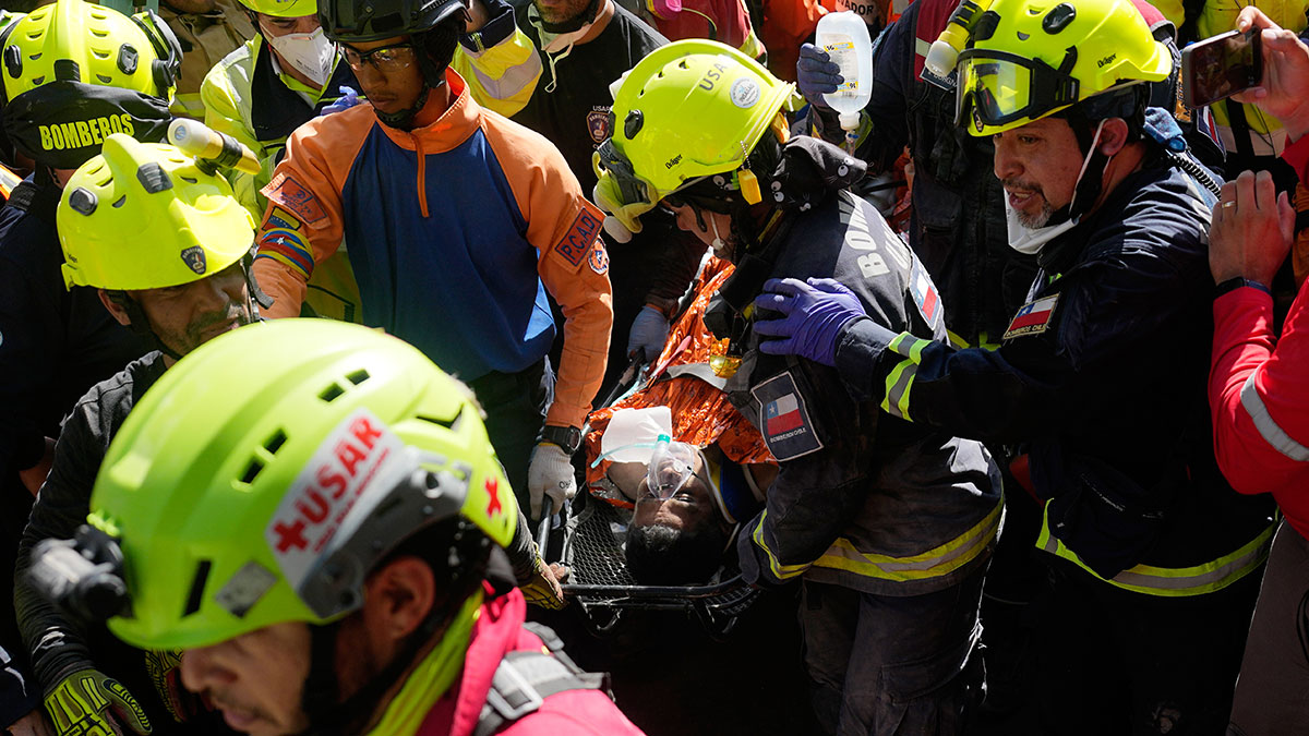 Ejército Mexicano rescata niño sismo