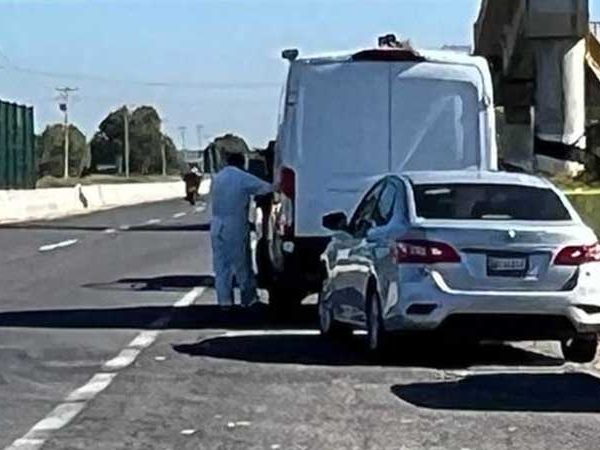 Hallan a hombre sin vida en la carretera Celaya-Salvatierra; tenía huellas de violencia