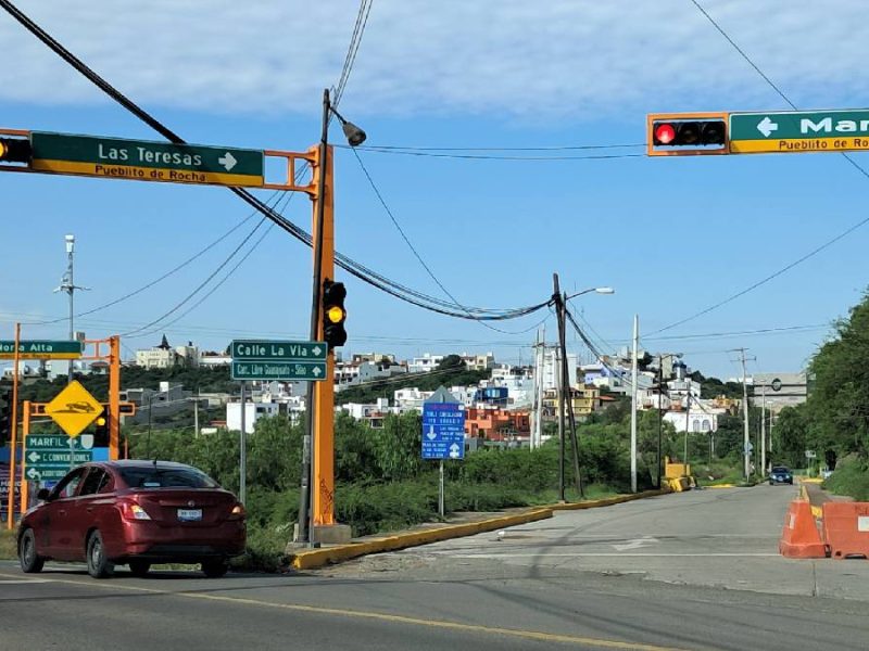 Duraron solo 4 días: Apagan semáforos de Marfil tras ola de quejas en Guanajuato