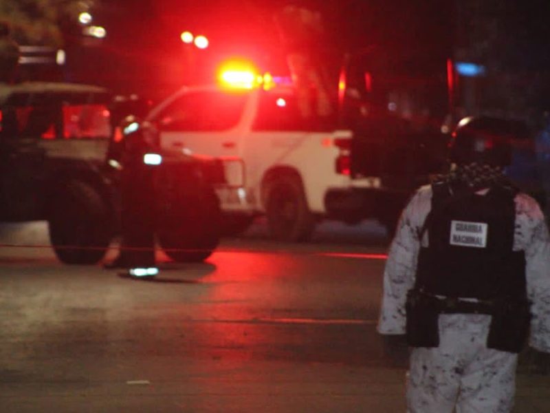 Dejan 2 cuerpos desmembrados afuera de Aurrera en Valle de Santiago; investigan si es pareja secuestrada
