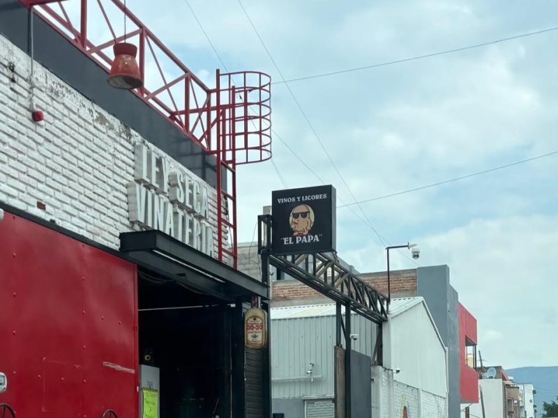Trámites digitales dificultan licencias de venta de alcohol en San Francisco del Rincón