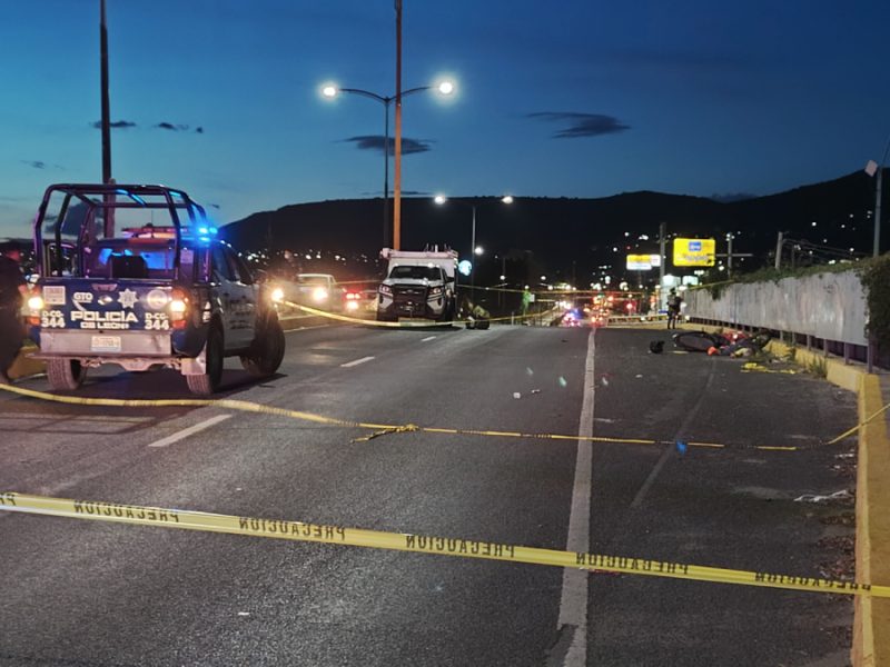Matan a hombre en motocicleta roja al circular por el puente Echeveste en León