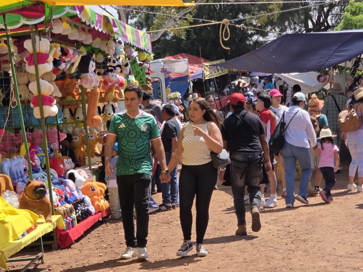 Celebran el Día de la Cueva entre fiesta, riña y protestas en La Bufa