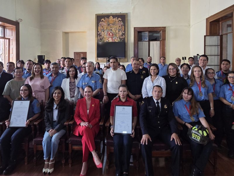 Ayuntamiento de Guanajuato entrega terrenos a corporaciones de Bomberos