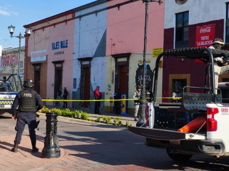 Entró encapuchado a barbería en Valle de Santiago y mató a cliente de varios balazos