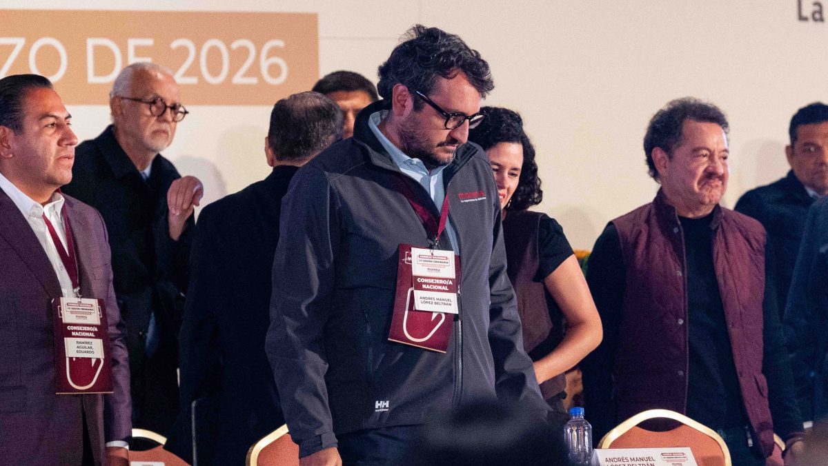 Andy López Beltrán acusa embestida de Estados Unidos tras perder visa