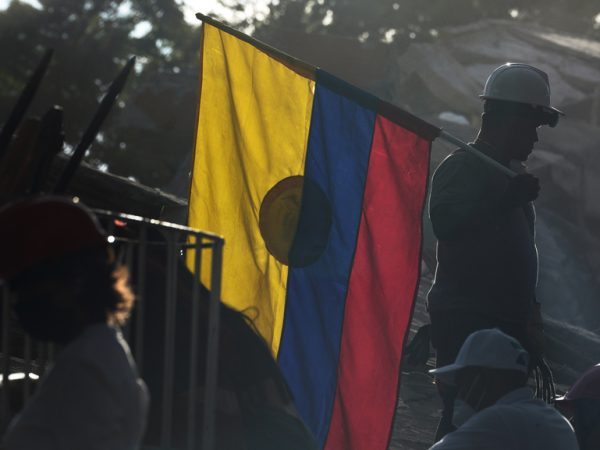Terremoto en Colombia: suman 289 muertos y buscan contra reloj a 143 desaparecidos