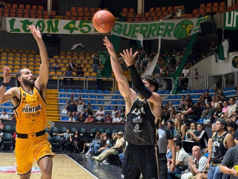 Abejas de León vencen a Panteras de Aguascalientes en el primer partido de la serie