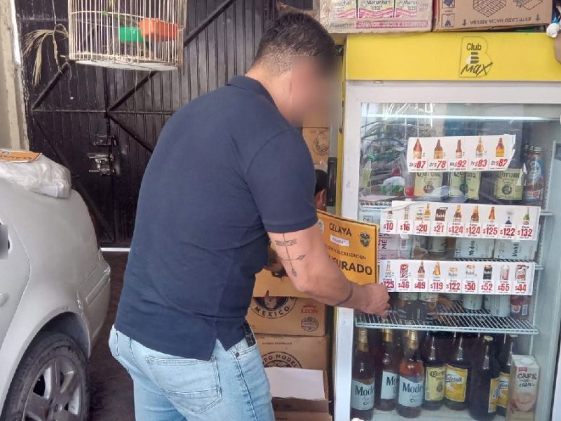 Alerta en Celaya: Dos personas graves en el IMSS por tomar alcohol adulterado