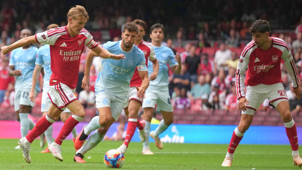 Arsenal acaba de vencer al Manchester City en la Community Shield. AP.