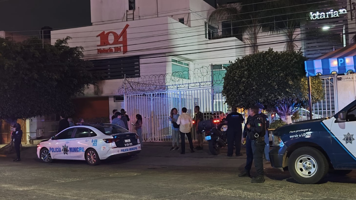Bomba molotov notaría 104