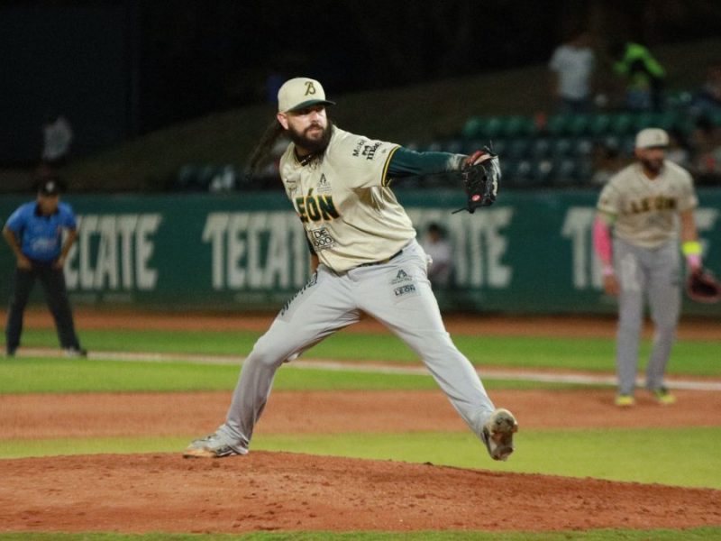 Bravos de León iguala la serie ante Olmecas de Tabasco, al vencer 5-4 en el segundo partido de playoffs