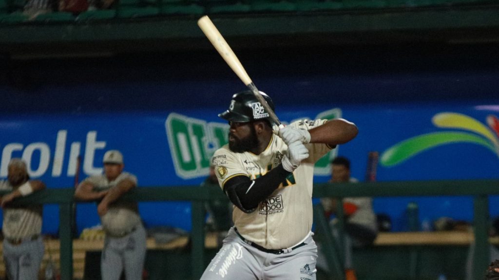 Bravos de León cae ante Olmecas de Tabasco y la serie está empatada