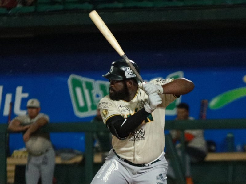 Bravos de León cae ante Olmecas de Tabasco y la serie está empatada