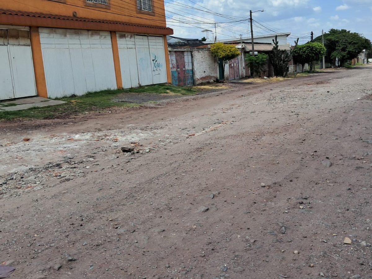 ¿Y la calle? Estrenan parque en Salamanca, pero tienen 9 años esperando pavimentación