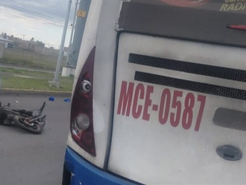 Fallece motociclista tras chocar contra camión de Ruta 60 en el Eje Norponiente de Celaya
