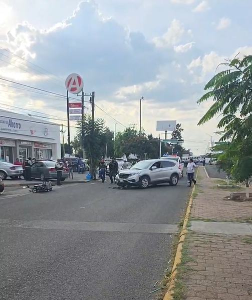 Choque múltiple deja tres heridos en bulevar Morelos de Salamanca