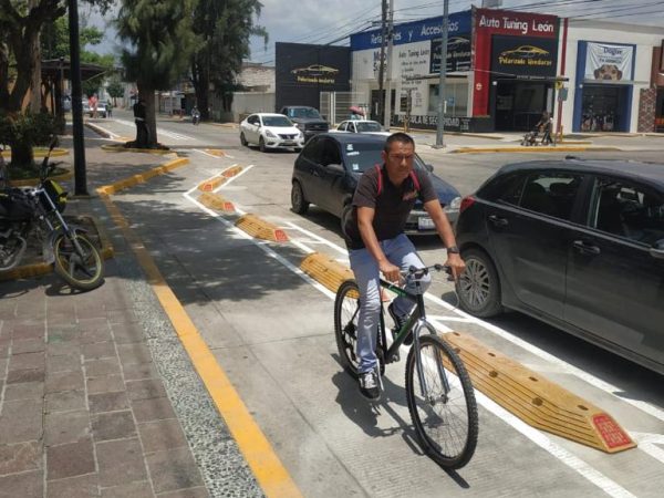 Cuestionan “desaceleración” en ciclovías de León y demoras del transporte
