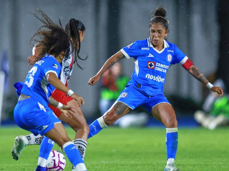 Cruz Azul Femenil despide a técnico Ismael del Real tras goleada de 10-0 ante América