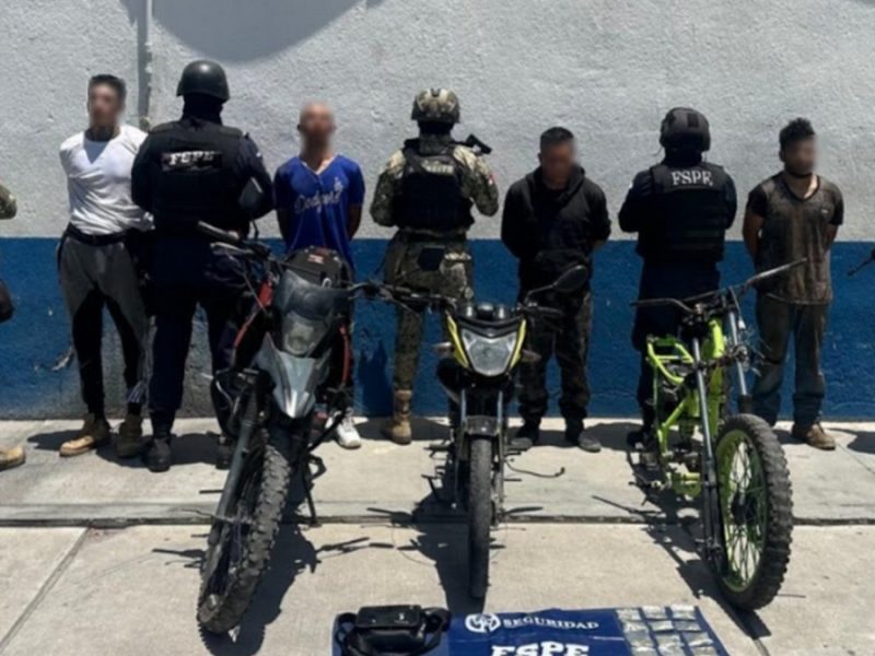 Atrapan a cuatro con armas y drogas en vivienda donde desarmaban motos en Acámbaro